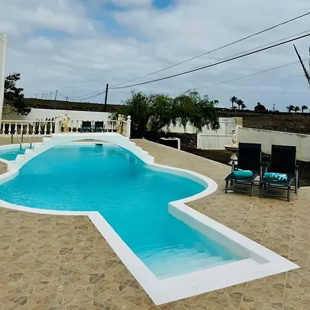 Piedranegra Villa