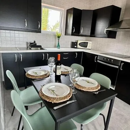 Piedranegra Villa Tias